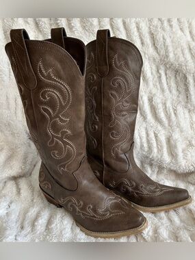 Rollda Women’s Brown Tall Cowboy Boots
